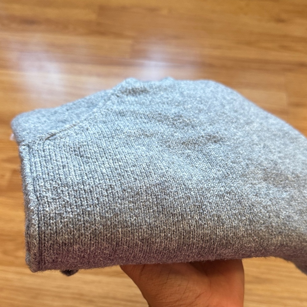 Auden Oversized V-Neck Sweater - size L - Picture 5 of 8